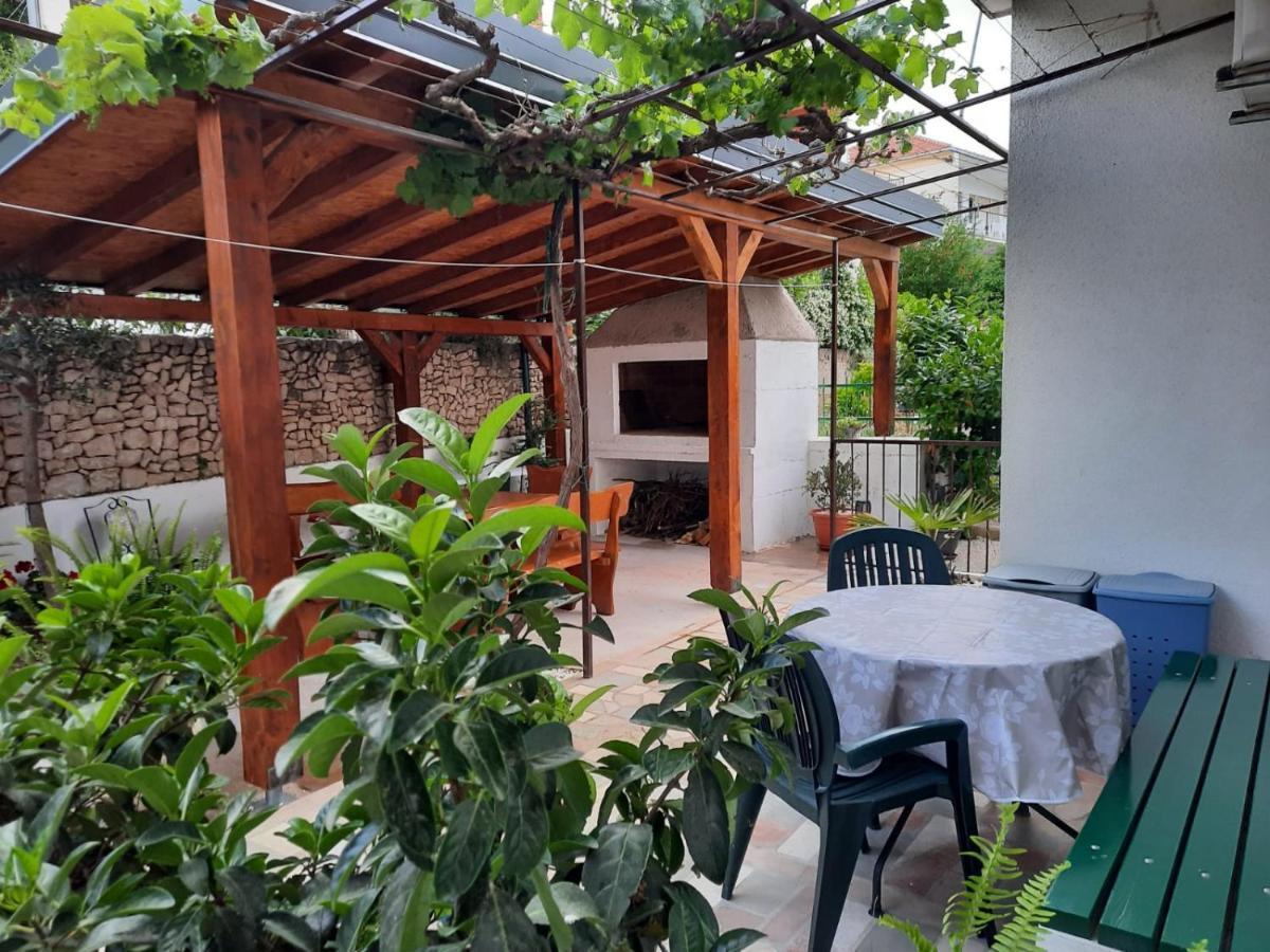 Apartments Sikirica โตรกีร์ ภายนอก รูปภาพ